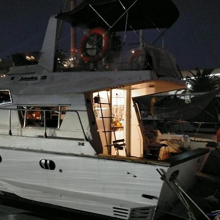 Barco Lucky Hotel Сант Адриа де Бесос Екстериор снимка