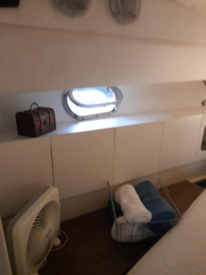 Barco Lucky Hotel Сант Адриа де Бесос Екстериор снимка