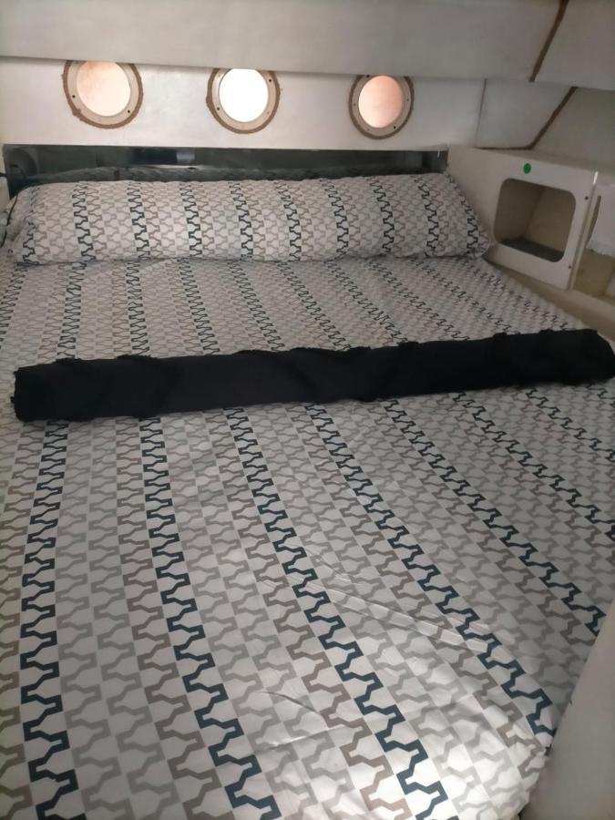 Barco Lucky Hotel Сант Адриа де Бесос Екстериор снимка