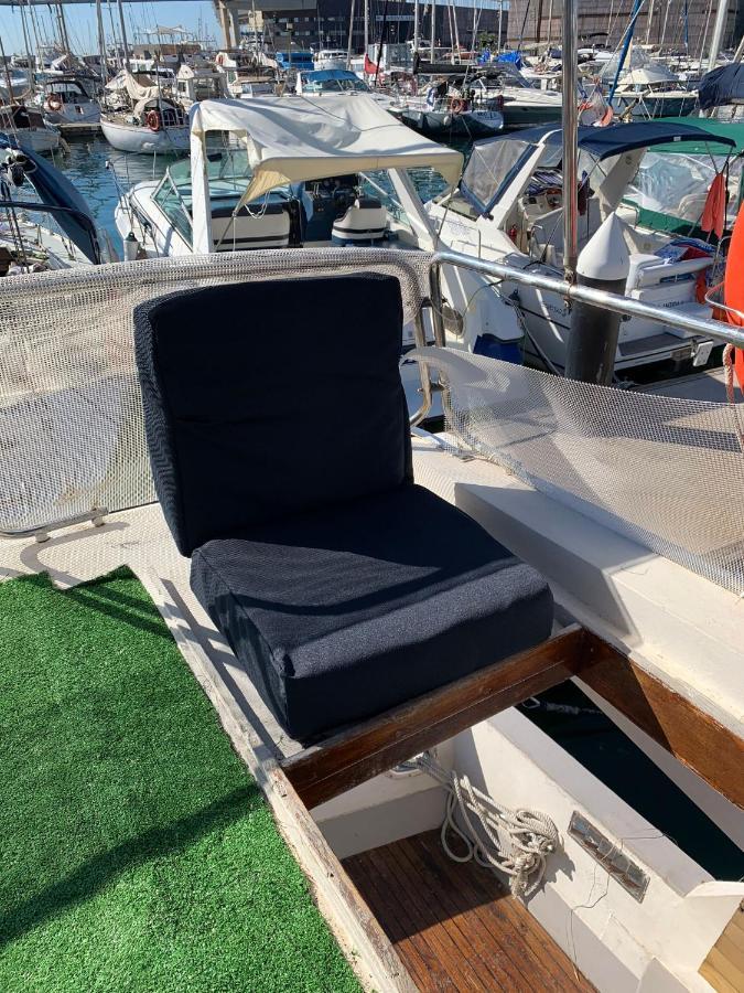 Barco Lucky Hotel Сант Адриа де Бесос Екстериор снимка