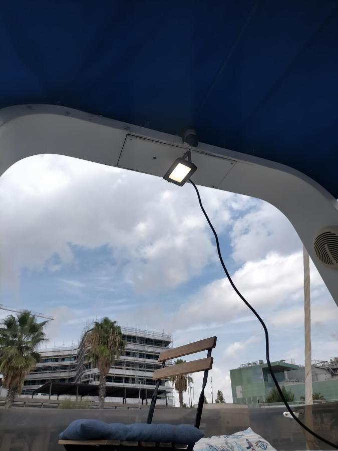 Barco Lucky Hotel Сант Адриа де Бесос Екстериор снимка